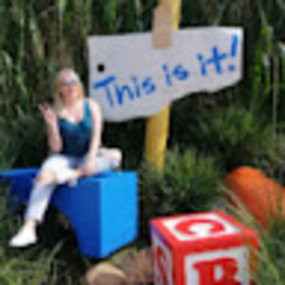 Meet your Posher, Gemma - Picture 1 of 1